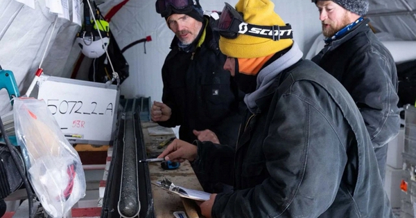 Mũi khoan phá kỷ lục ở Nam Cực chạm vào "tử huyệt" toàn cầu, tìm thấy cỗ máy thời gian độc nhất vô nhị