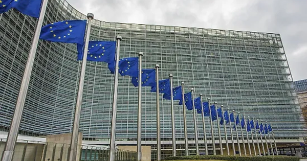 Gốc rễ khiến EU bất đồng về gói trừng phạt thứ 20 đối với Nga