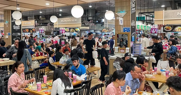 Rời mâm cỗ Tết, dân Thủ đô đổ xô đi 'giải ngán'