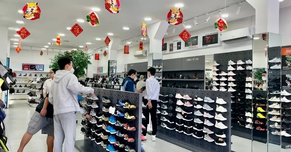 Doanh nghiệp 'chạy đua' mua bán hàng Tết trên sàn online