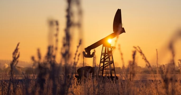 Không phải Mỹ hay châu Âu, một quốc gia vừa tung đòn trừng phạt mạnh nhất từ trước tới nay: 100 tàu Nga bị trừng phạt trong 1 ngày, hạ trần giá dầu xuống 44 USD/thùng