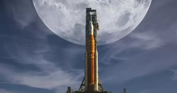 Sau sự cố tên lửa, NASA lùi thời điểm đưa người đổ bộ Mặt trăng