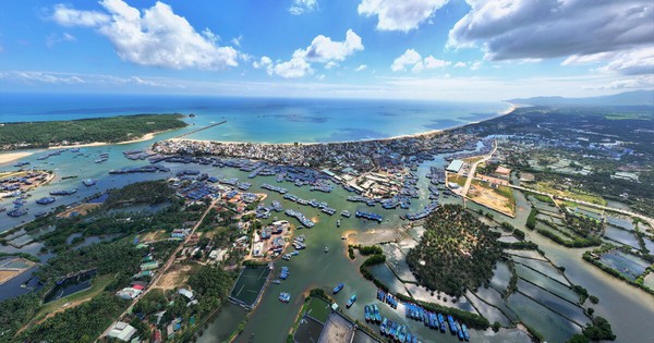 Cận cảnh cảng cá lớn nhất Gia Lai cần nạo vét khẩn cấp sau cơn lũ lịch sử