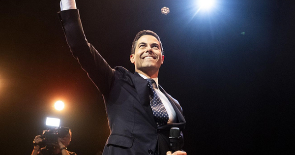 Tân Thủ tướng 38 tuổi trẻ nhất lịch sử Hà Lan: Vẻ ngoài lịch lãm nổi bật, chỉ 1 tuyên bố riêng đã khiến thế giới ngỡ ngàng