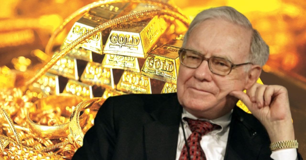 Mặc kệ cả thế giới đổ xô vào vàng, Warren Buffett một mực nói ‘không’, khẳng định vàng ‘không làm ra tiền’