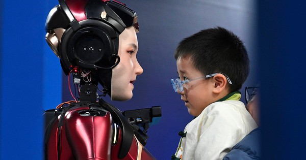 Nếu robot Trung Quốc được gọi bằng chữ "kinh ngạc", Mỹ là "ấn tượng" thì của Nga sẽ gọi bằng từ đặc biệt này