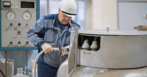 Phát minh chưa từng có của Nga làm rung chuyển ngành năng lượng: Dây siêu dẫn chịu nhiệt kỷ lục -196 độ C, mở ra tương lai cho điện sạch vô hạn