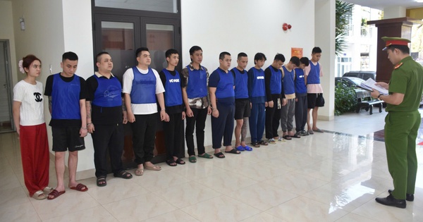 Triệt phá đường dây giả mạo nhân viên ngân hàng lừa đảo gần 100 tỷ đồng