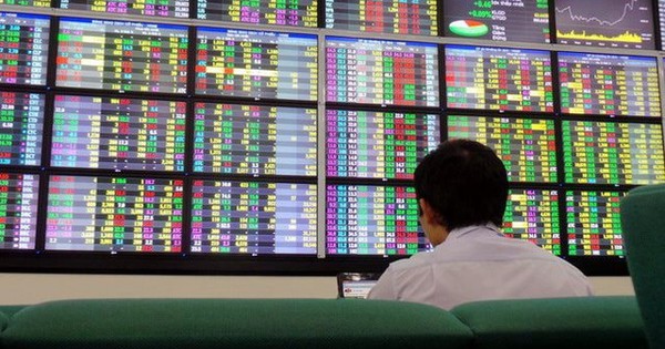 Nóng: UBCKNN rà soát tư cách công ty đại chúng, loạt doanh nghiệp tỷ USD PV GAS, BSR, ACV, BID,... vào "tầm ngắm"