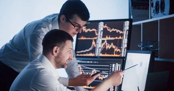 Khối ngoại giảm bán ròng phiên cuối tuần, vẫn "xả" hơn 400 tỷ đồng tại 2 mã Bluechips