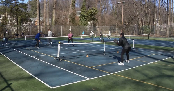 Bất động sản mất giá vì pickleball, chủ nhà than trời