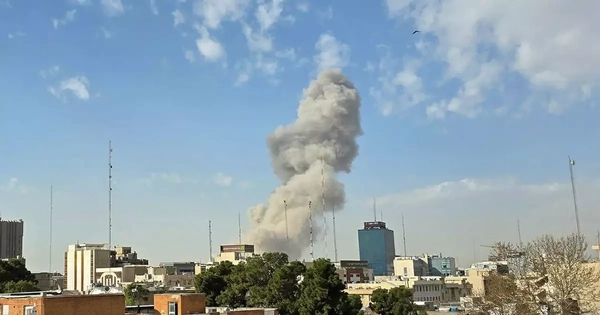 Israel - Mỹ phóng tên lửa vào Iran, Tehran tuyên bố trả đũa mạnh mẽ