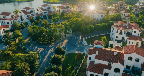 Vàng lập đỉnh, lãi suất đi ngang: Dòng tiền lớn âm thầm tìm về “vùng trũng” tích sản