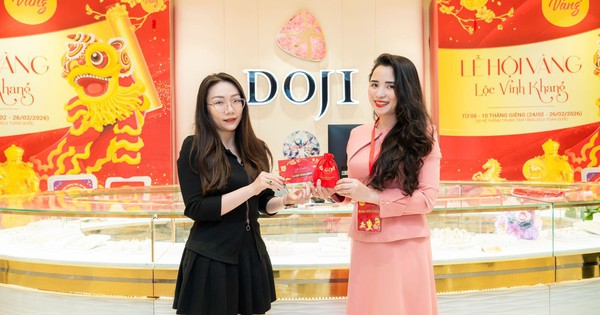 DOJI hút khách mua vàng bạc ngày Thần Tài