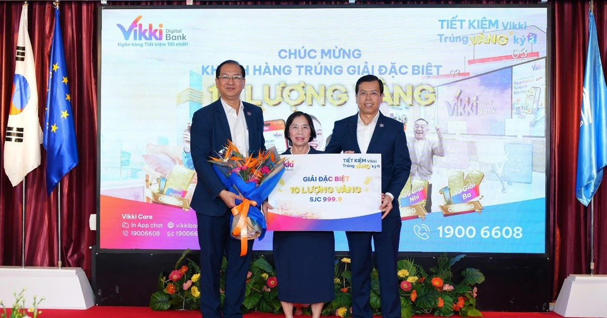 Vikki Bank trao giải 1 ký vàng và 10 giải thưởng khác trong chương trình tiết kiệm