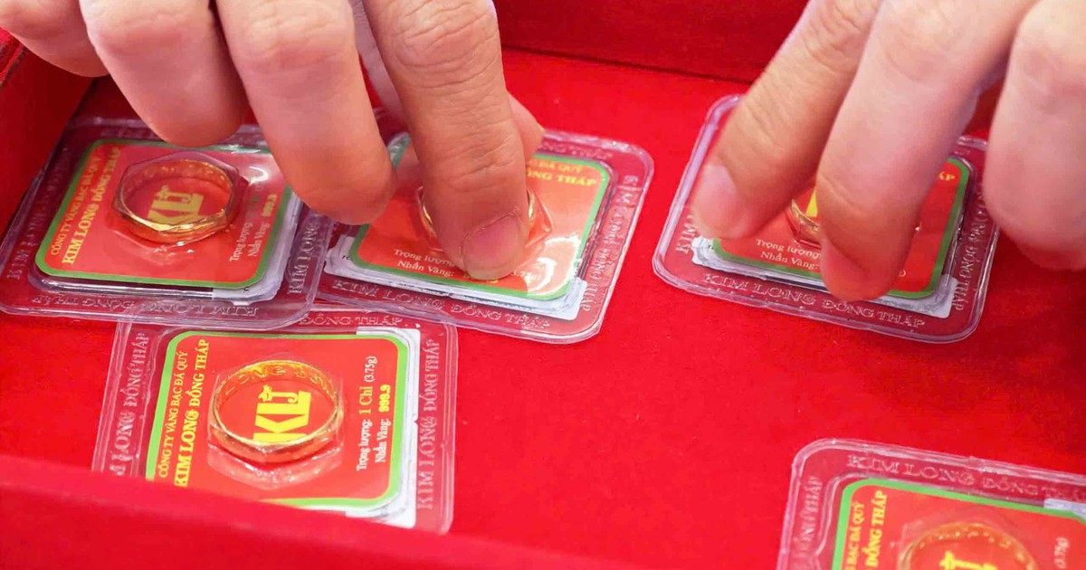 Khó 'săn' vàng Thần tài sớm