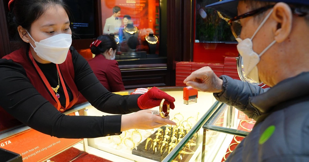 Giá vàng hôm nay 15.2.2026: Tăng gần 2 triệu đồng trong tuần nhưng người mua vẫn lỗ