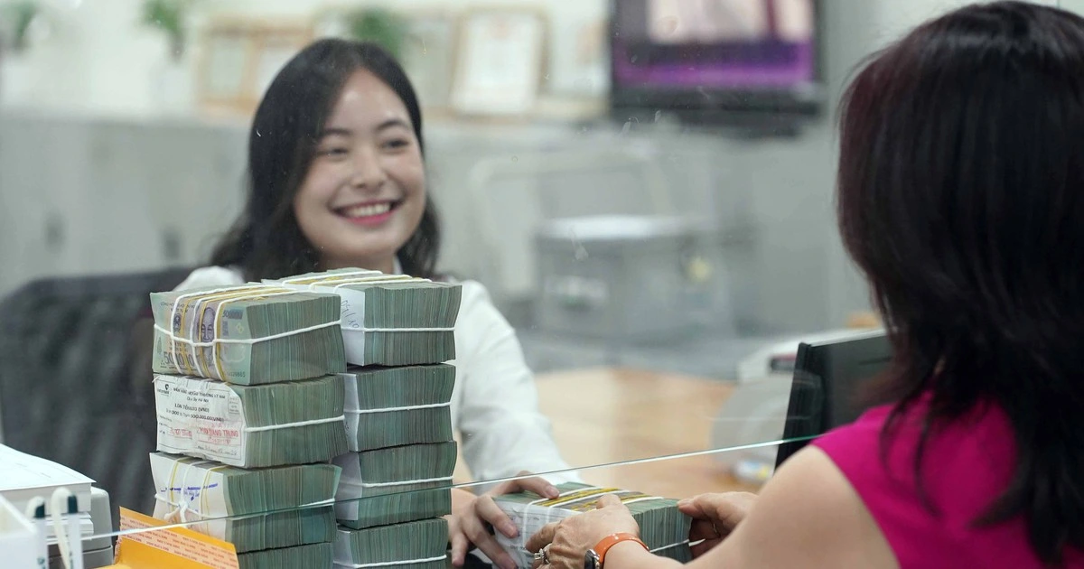 Lãi suất cao, hồ sơ bất động sản xếp hàng