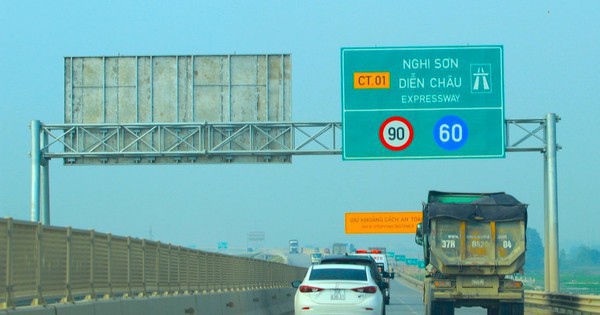 Thu phí 5 đoạn cao tốc Bắc-Nam từ ngày mai 2/3