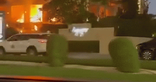 Khách sạn nổi tiếng ở Dubai bị đánh giá 1 sao vì trúng tên lửa của Iran, bình luận của netizen gây chú ý