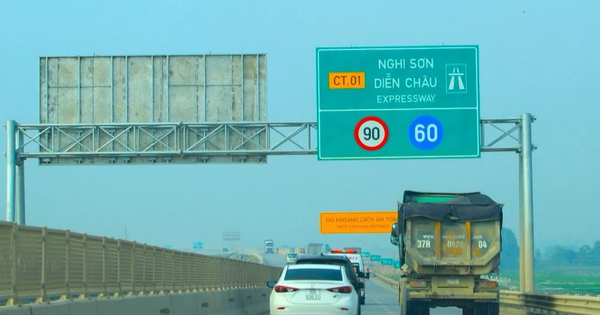 Từ hôm nay, thu phí 5 tuyến đường cao tốc Bắc - Nam phía Đông