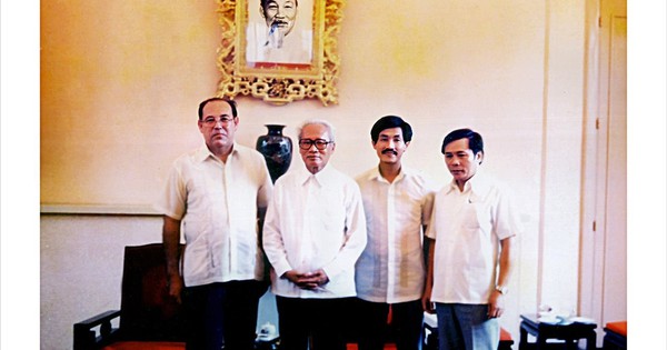 Cố Thủ tướng Phạm Văn Đồng và quyết định trao "sứ mệnh đặc biệt" cho một Việt kiều Mỹ hơn 40 năm trước