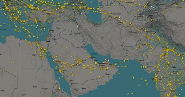 Bức ảnh lịch sử: Lần đầu tiên bầu trời Trung Đông xuất hiện một lỗ hổng