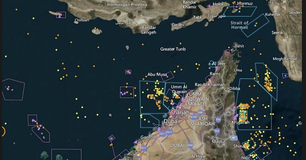 Eo biển Hormuz gần như tê liệt, hơn 700 tàu chở dầu mắc kẹt