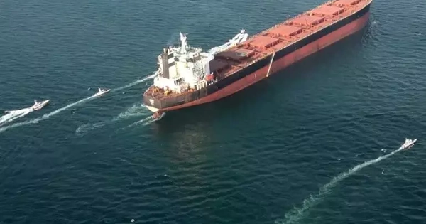 Tổng thống Trump: Hải quân Mỹ có thể hộ tống các tàu chở dầu qua Eo biển Hormuz