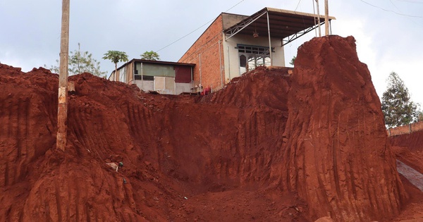 Vụ nhiều nhà dân nằm “cheo leo” bên vực: Hỗ trợ mỗi hộ 6 triệu đồng/tháng trong thời gian 6 tháng