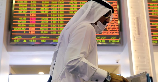 Mở cửa trở lại sau 2 ngày tạm đóng, chứng khoán nước láng giềng Iran đồng loạt chìm trong sắc đỏ