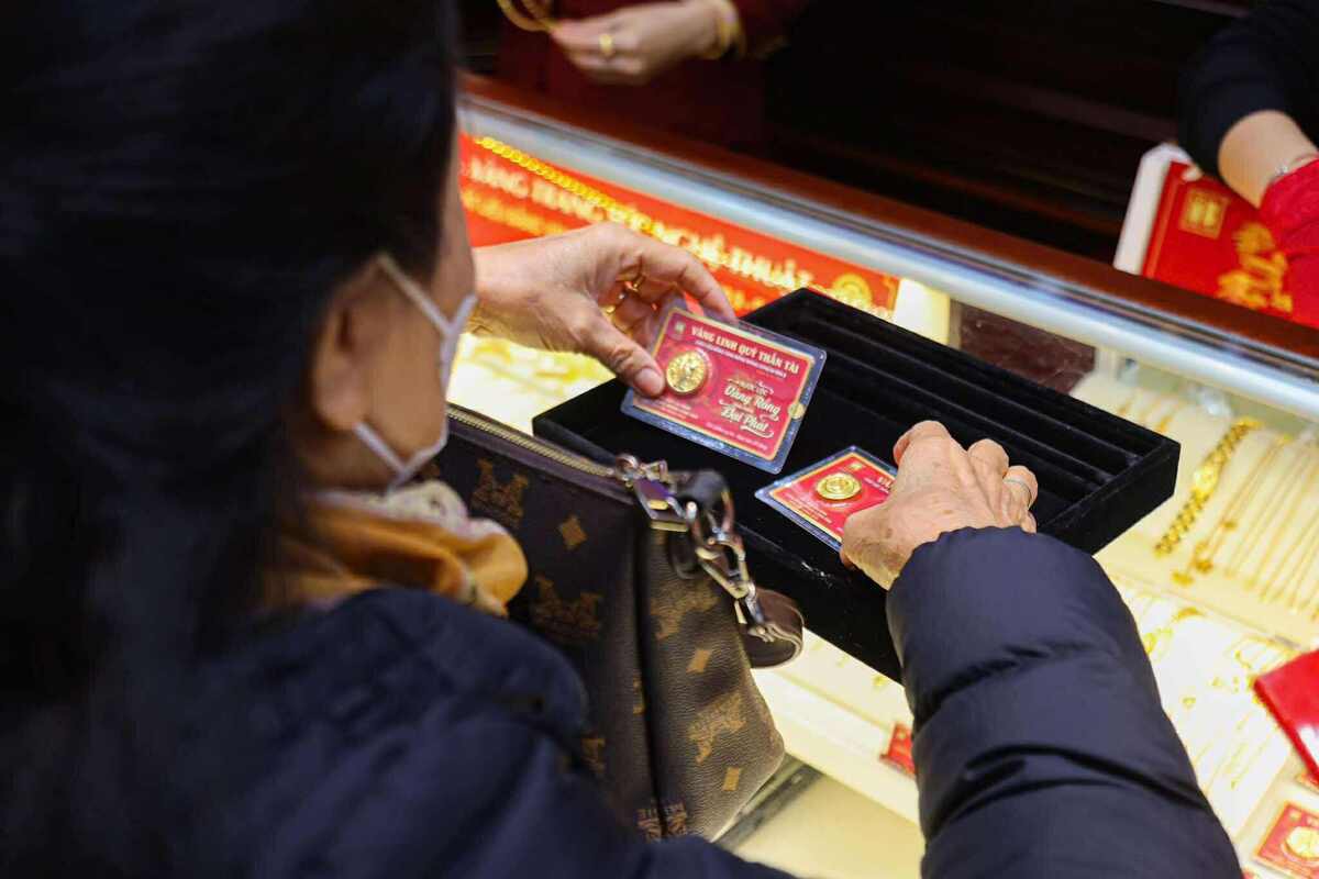 Vì sao căng thẳng tại Trung Đông leo thang, giá vàng lại giảm?