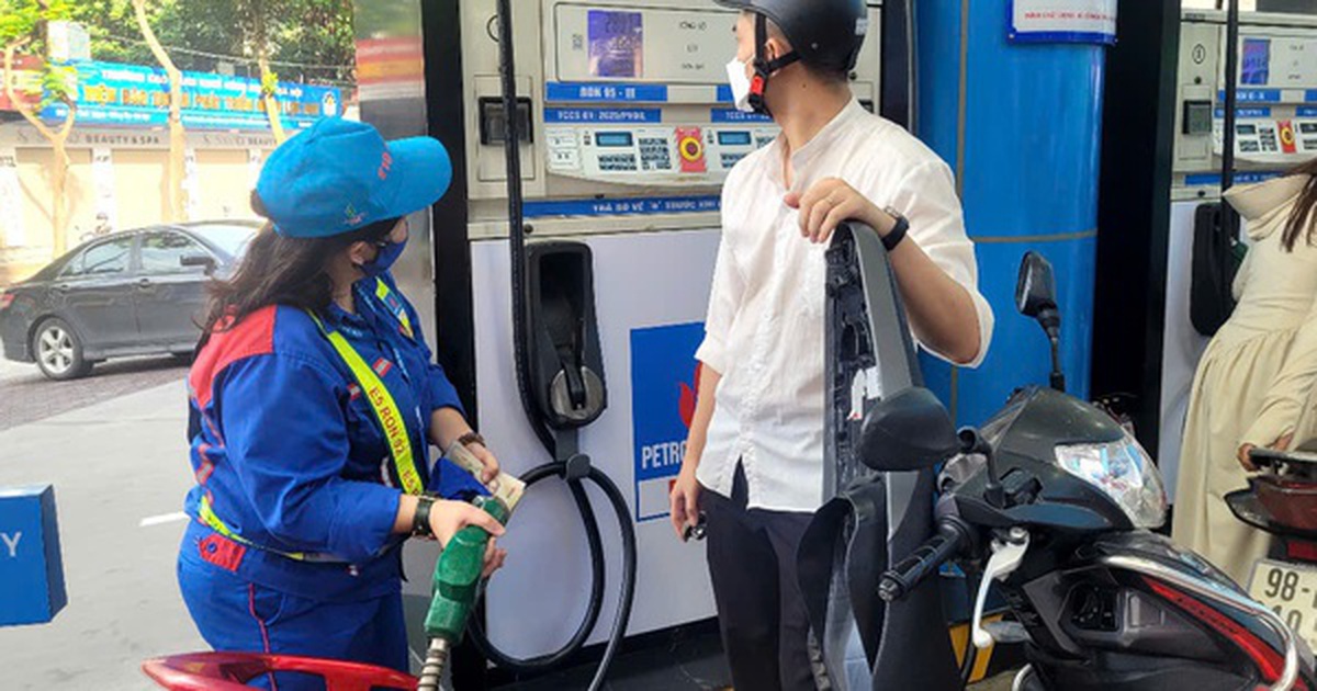 Chiều nay, giá xăng dầu tăng mạnh tới gần 8.500 đồng/lít, dầu diesel lên trên 30.000 đồng/lít