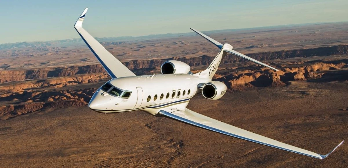 Làn sóng thuê chuyên cơ 'tháo chạy' khỏi Trung Đông, giá nào cũng được