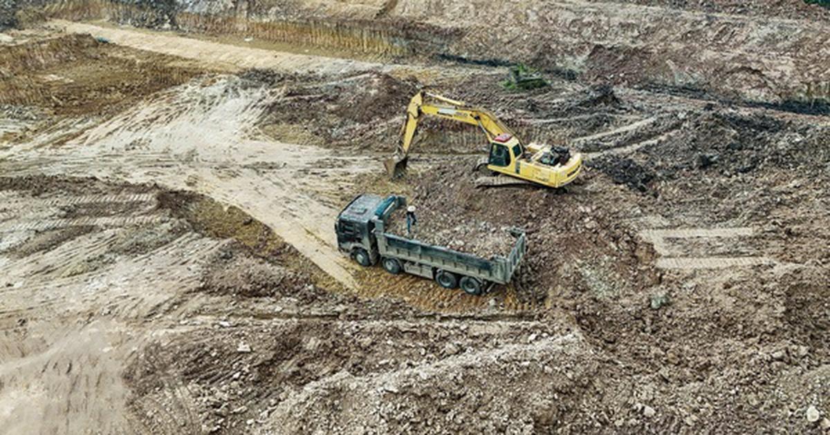 Bên trong đại công trường thi công hồ điều hoà rộng hơn 36 ha