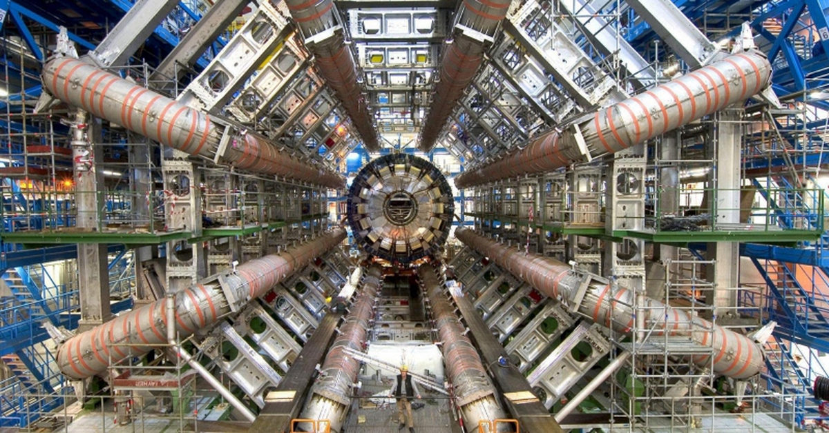 Chuyên gia cho "chuột sắt" canh gác cỗ máy vật lý lớn nhất thế giới: Họ đang toan tính điều gì?