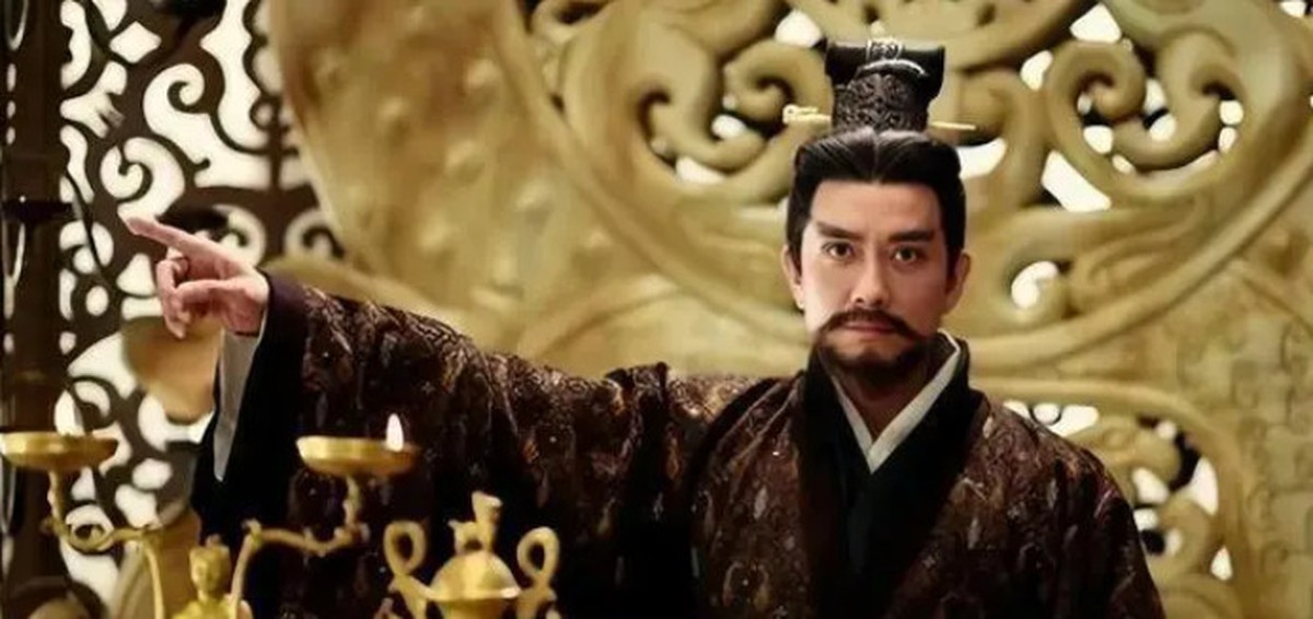 Hoàng đế để lại "phát minh" khiến châu Âu đi sau hơn 1.000 năm, hậu thế giật mình: Ông đến từ tương lai?