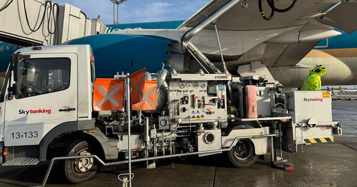 Đề xuất miễn thuế, nới trần giá vé máy bay