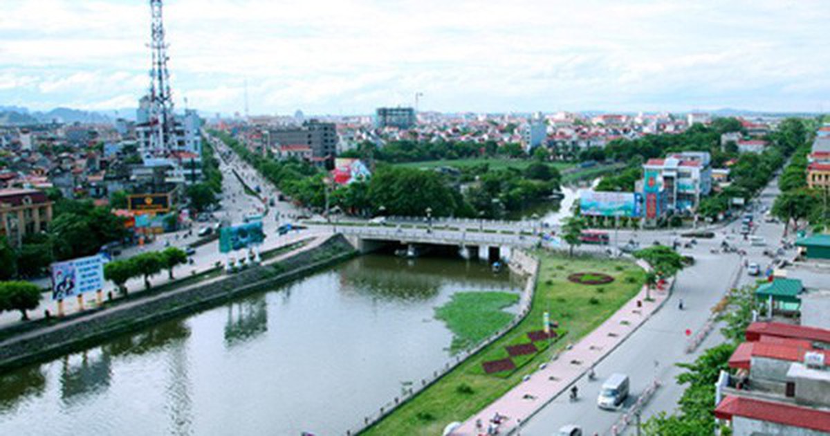 Tiếp tục sắp xếp đơn vị y tế, giáo dục... xây dựng vị trí việc làm "có vào có ra, có lên có xuống"