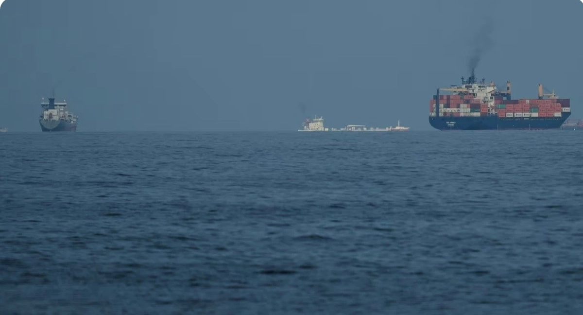 Trung Quốc và Anh phản hồi sau khi Tổng thống Mỹ Trump kêu gọi các nước hộ tống tàu qua eo biển Hormuz