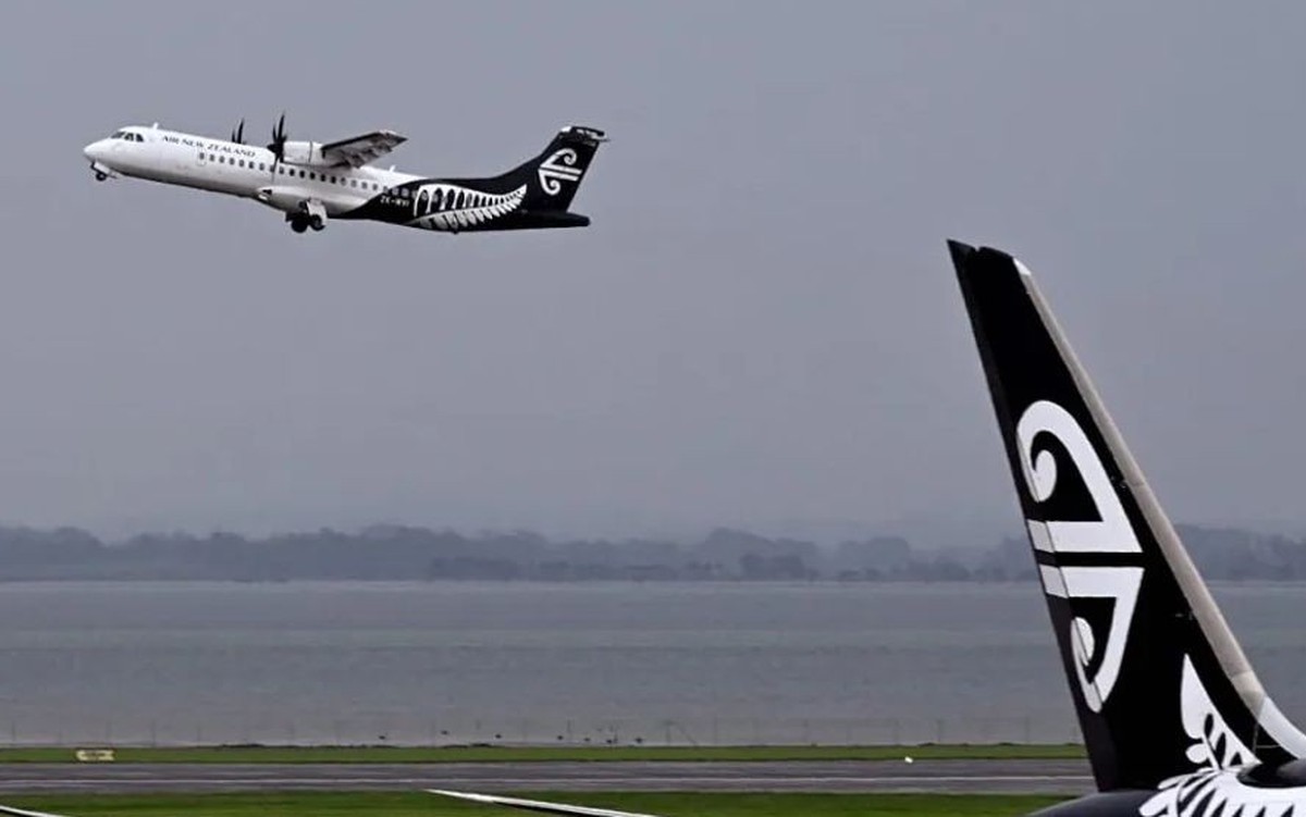 Nhiên liệu bay "đốt" lợi nhuận: Các hãng hàng không đồng loạt kích hoạt chế độ tăng giá