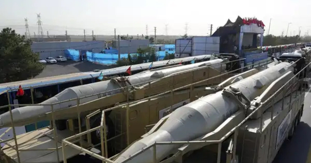 Iran lần đầu tiên phóng “tên lửa khiêu vũ” tấn công Mỹ - Israel