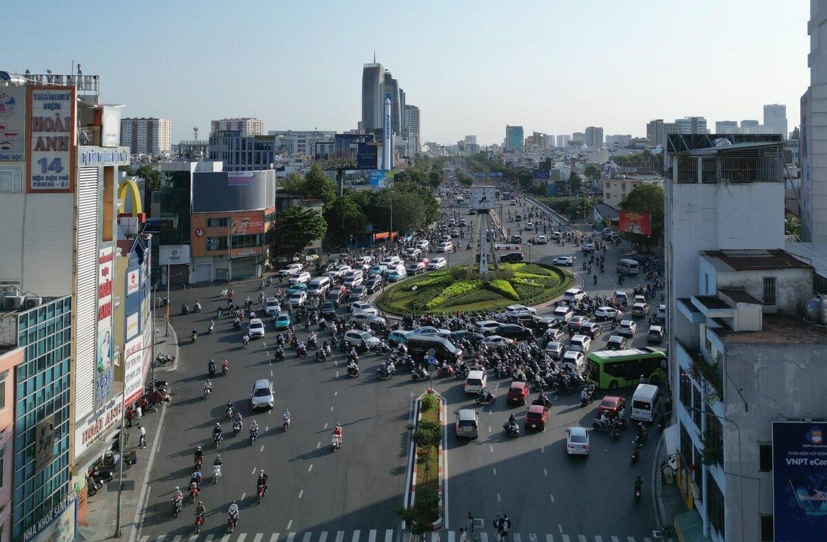 Cận cảnh vòng xoay ùn tắc bậc nhất TP.HCM, được đề xuất tháo dỡ