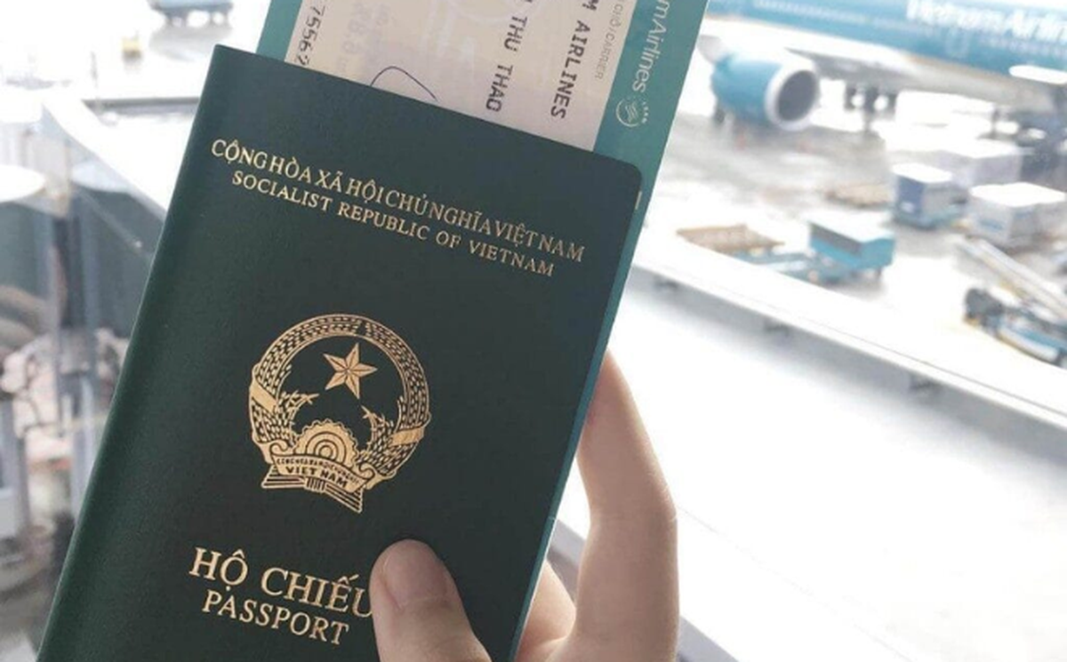 Hộ chiếu Việt Nam tăng thêm 7 bậc trên bảng xếp hạng: Người Việt có thể đi đâu mà không phải xin visa?