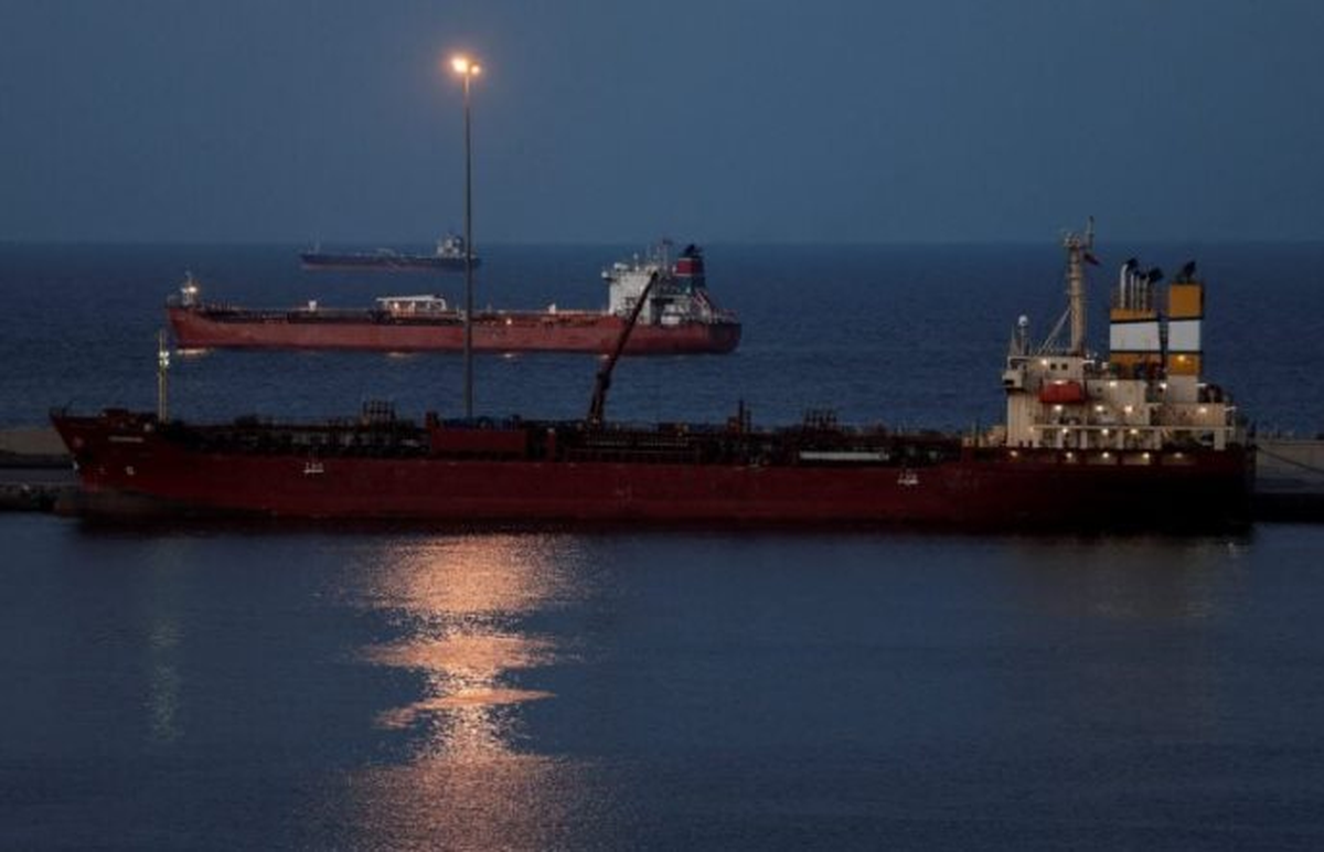 Phát hiện một loạt tàu sử dụng tín hiệu nhận dạng giả, âm thầm đi qua qua eo biển Hormuz: Hơn 12 triệu thùng dầu di chuyển thành công