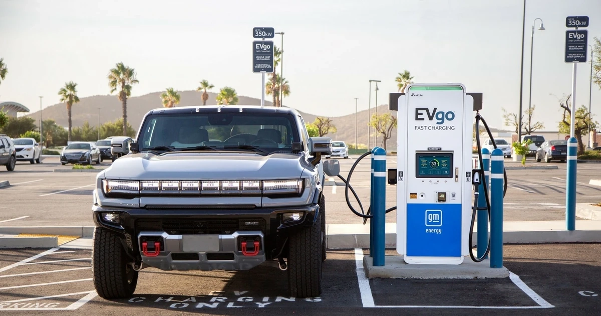 Mỹ xem xét áp thêm thuế với xe điện