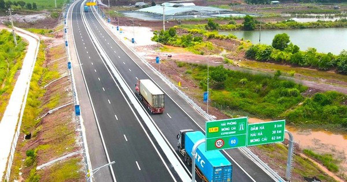 Tiếp tục bổ sung quy hoạch các tuyến đường bộ kết nối với sân bay, cảng biển