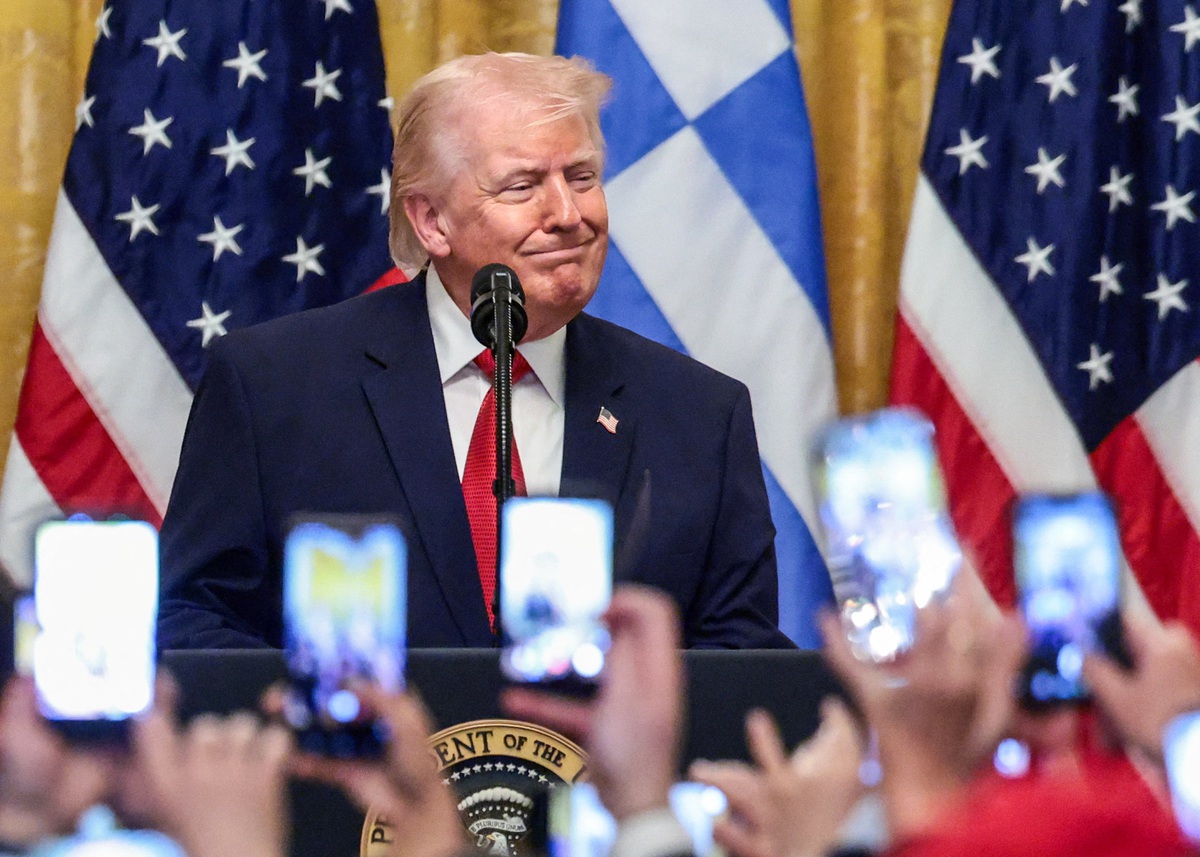 Ông Trump tiếp tục hoãn tấn công cơ sở năng lượng của Iran thêm 10 ngày