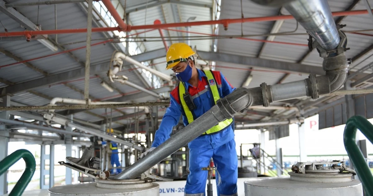 Giảm thuế xăng dầu về 0%: Thêm lực đỡ cho người dân, doanh nghiệp