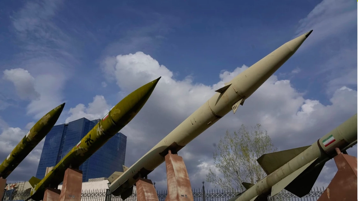 Tình báo Mỹ hé lộ thực tế sốc về kho tên lửa Iran
